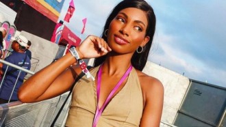 Tina responde se está no grupo de WhatsApp do Quarto Deserto