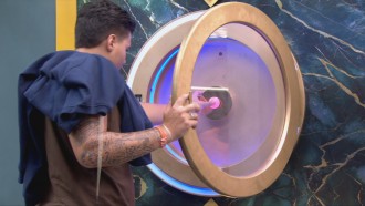 Web comenta desistência do Pedro, após apertar botão no BBB 26