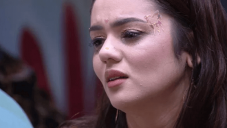 Eslovênia chora no BBB 22 e fala sobre receio: 'Medo que as pessoas só olhem meus erros'