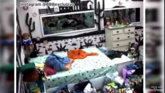 Chorando, Juliette desabafa: As pessoas não estão olhando no meu olho.