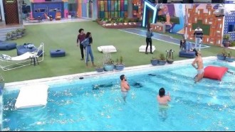 Gil abaixa a cueca após pular na piscina ao vivo na Globo