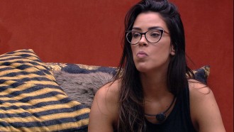 Mari pergunta a sister quem ela quer enfrentar: 'Manu ou Rafa?'