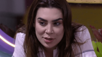 No BBB 22, Naiara acorda para o jogo e convoca aliadas para 'guerra'