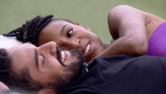 No BBB21, Karol Conká provoca Arcrebiano: 'Não gosto de passar vontade' 