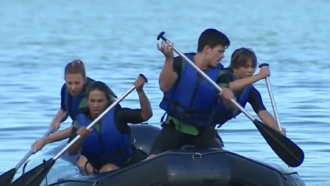 Rivais lutam lado a lado no terceiro ciclo na Ilha Record