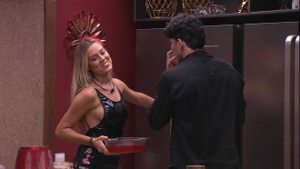 Isabella diz para Maycon: 'Você não admite que mudou comigo'