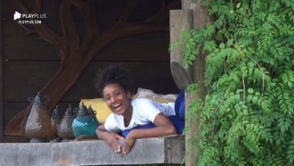 Na reta final de A Fazenda, Sabrina canta paródia sobre reality