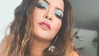 Geisy Arruda exibe bumbum com fio-dental no limite