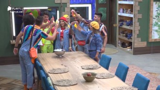 Pagode 90: festa retrô tem drinks em formato de carrinhos e celulares