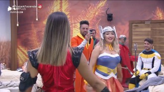 Peões se transformam em heróis e vilões para noite de festa