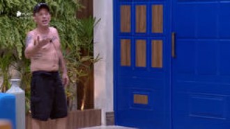 Rafael Ilha se desentende com peões por causa do lixo