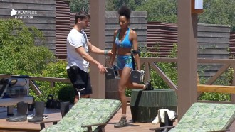 Sabrina malha perna com dicas de Lucas: 'Gosto de aluna assim!'