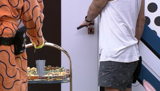 Brothers do BBB 22 recebem comes e bebes do pré-festa