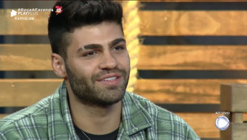 Netto e Lucas trocam farpas em formação de Roça