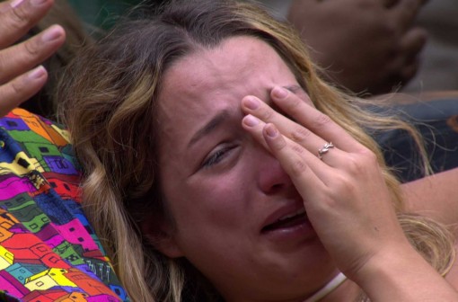 No Paredão do BBB 26, Samira chora por ir ao Paredão: 'Minha mãe deve ter achado burrice'