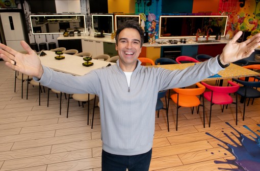 Que horas começa o BBB 26 hoje, segunda (16)?