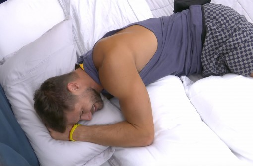 Sozinho, Jonas Sulzbach chora no Quarto do Líder