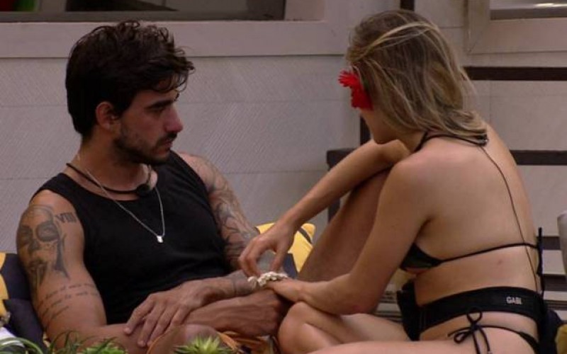 BBB20 - Gabi e Guilherme choram durante papo sobre relacionamento