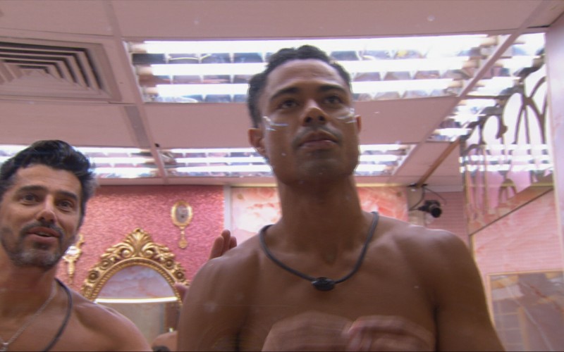 Alberto Cowboy elogia Breno, que pergunta: 