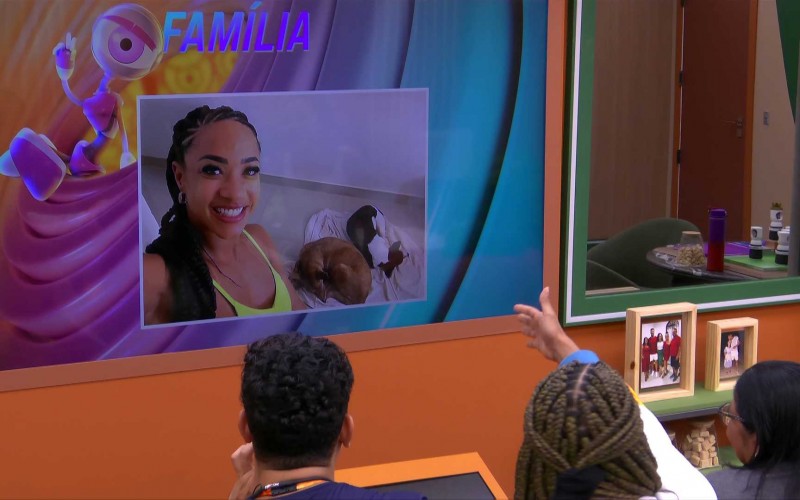 Aline e Vinícius inauguram Central do Líder no BBB 25