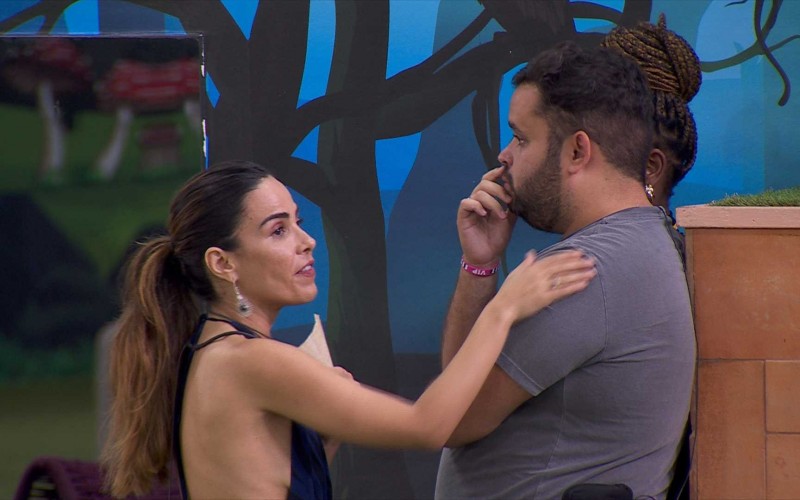 Após briga com MC Bin Laden, Michel chora no BBB 24