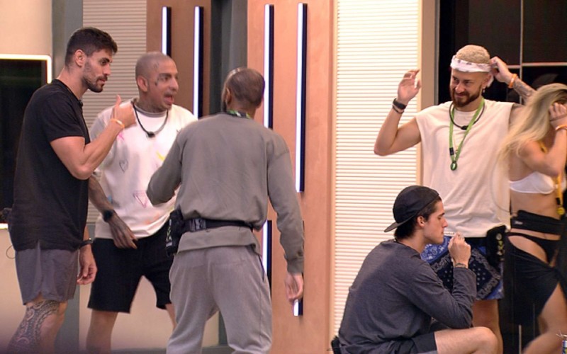 Após Mercado no BBB 23, brothers se empolgam e cantam rap