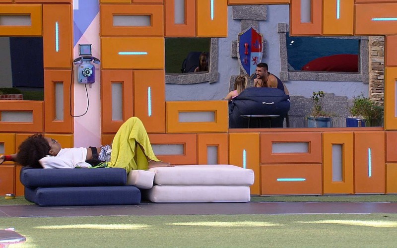 Arthur, Carla Diaz e Lumena fazem plantão no Big Fone do BBB21