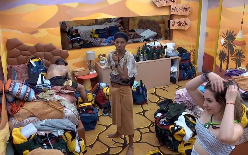 BBB 23: Amanda apoia crush de Tina em Cara de Sapato