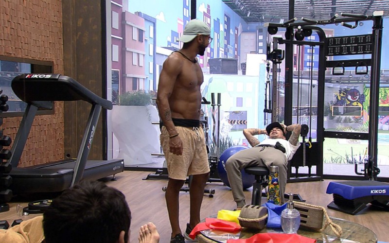 Brothers questionam Ricardo sobre Paula: 