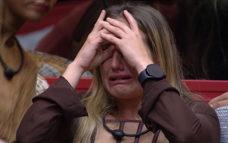 Bruna Griphao cai no choro com a eliminação de Fred do BBB 23