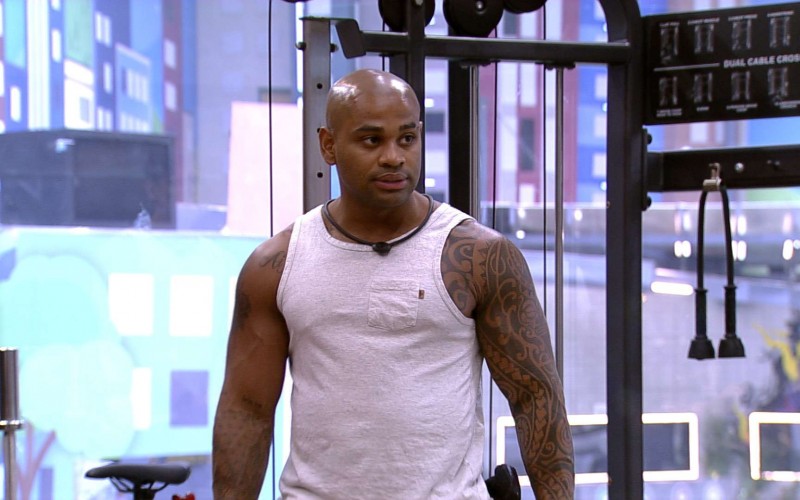 Cezar afirma que pegou sister falando mal dele no BBB 23