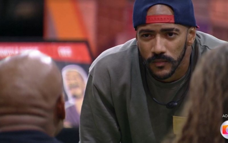 Cezar discute com Ricardo e chama brother de mimado no Jogo da Discórdia