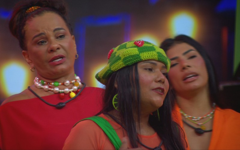 Chaiany cai no choro durante show de Simone Mendes no BBB 26