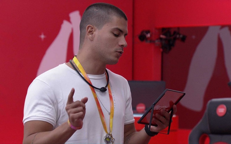 Começa o Cinema do Líder Arthur Aguiar no BBB 22