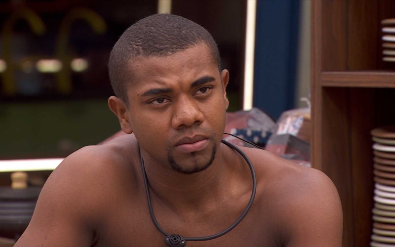 Davi faz alerta a Matteus sobre brother no BBB 24: 