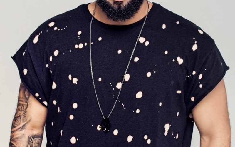 DENNIS comanda festa deste sábado (5) no BBB 25