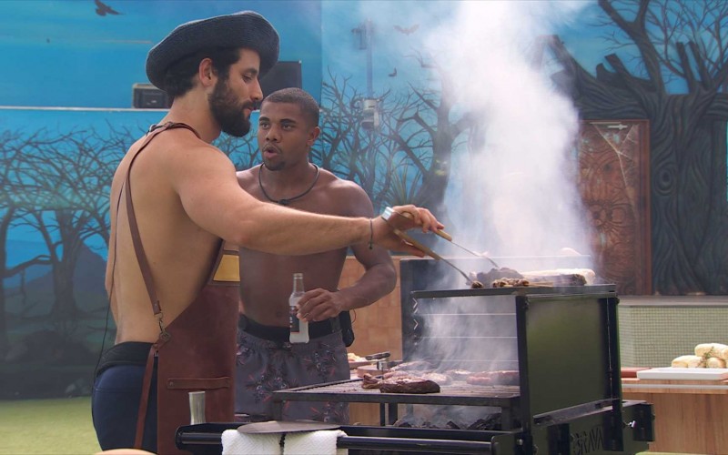 Finalistas do BBB 24 ganham churrasco caprichado no reality