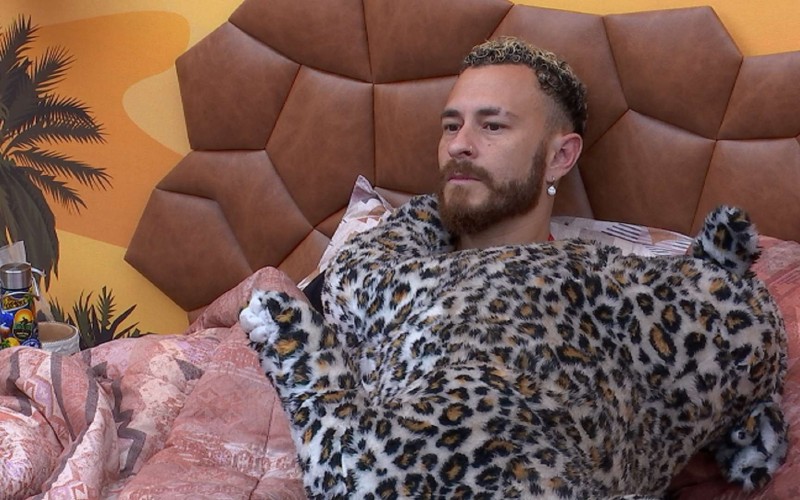 Fred pergunta sobre o voto de Amanda e Aline Wirley no BBB 23