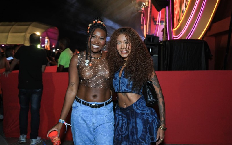 Giovanna encontra Leidy Elin em show de Ludmilla