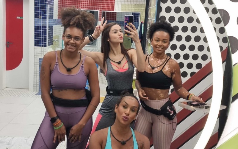Hora da pose! Veja cliques do Top 10 do BBB 22