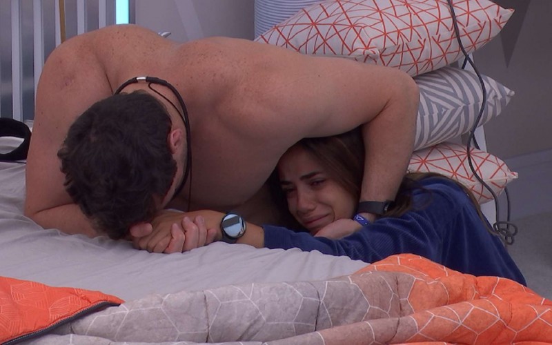 Key Alves chora no BBB 23 e recebe o apoio de Gustavo