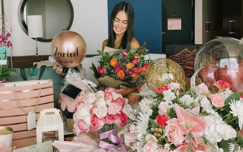 Larissa mostra presentes dos fãs após Eliminação do BBB 23: 