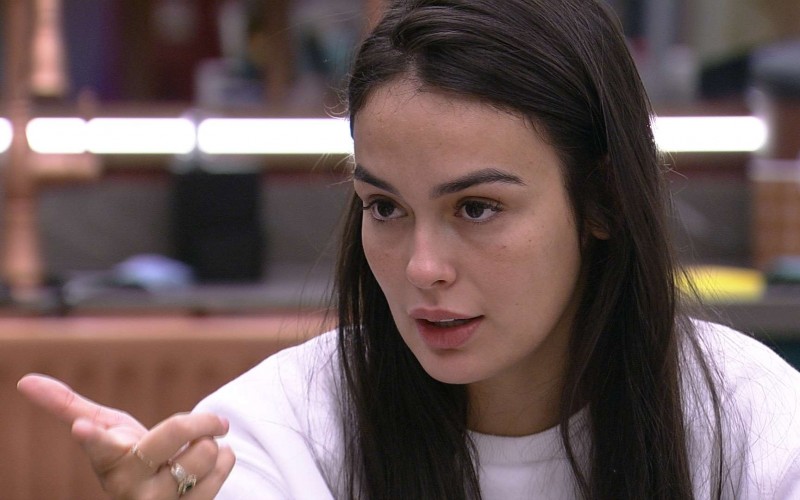 Larissa revela que vai votar em sister