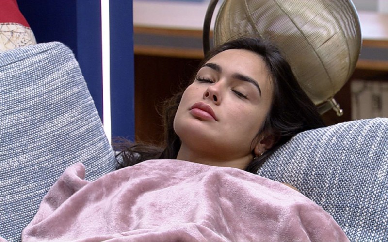 Larissa se queixa de tempo na Xepa: 