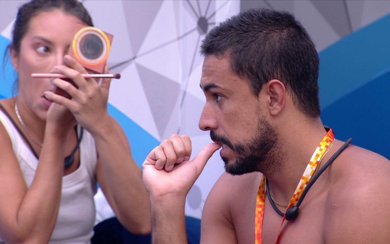 Maike cita brother que pretende indicar ao Paredão: 