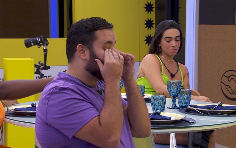 Michel chora com o Presente do Anjo do BBB 24