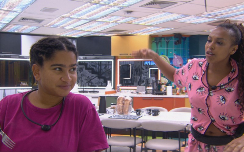 Sol Vega se irrita com Milena e grita: 