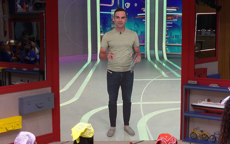 BBB 23: Tadeu Schmidt dança hit de axé no 