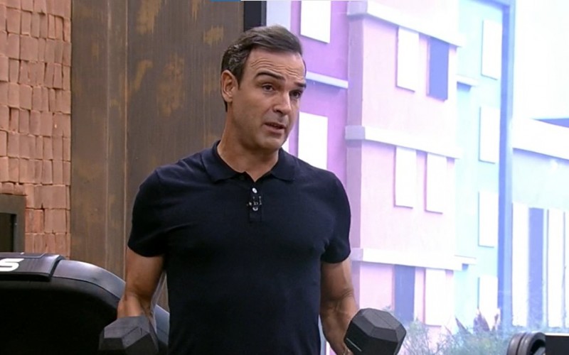 Tadeu Schmidt exibe último treino antes da estreia do BBB 23