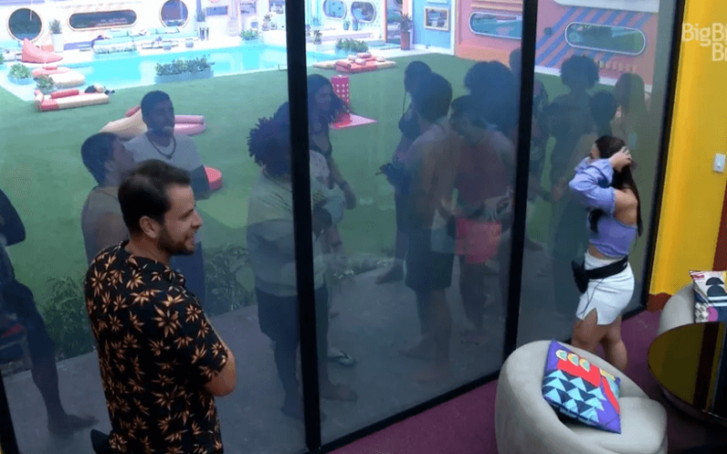 Casa de Vidro: 10 recados de Larissa e Gustavo para o BBB 22